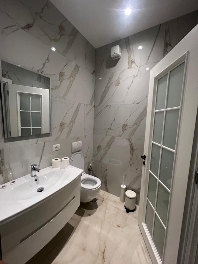 Cane Apartment Emerald Tirana Exteriör bild